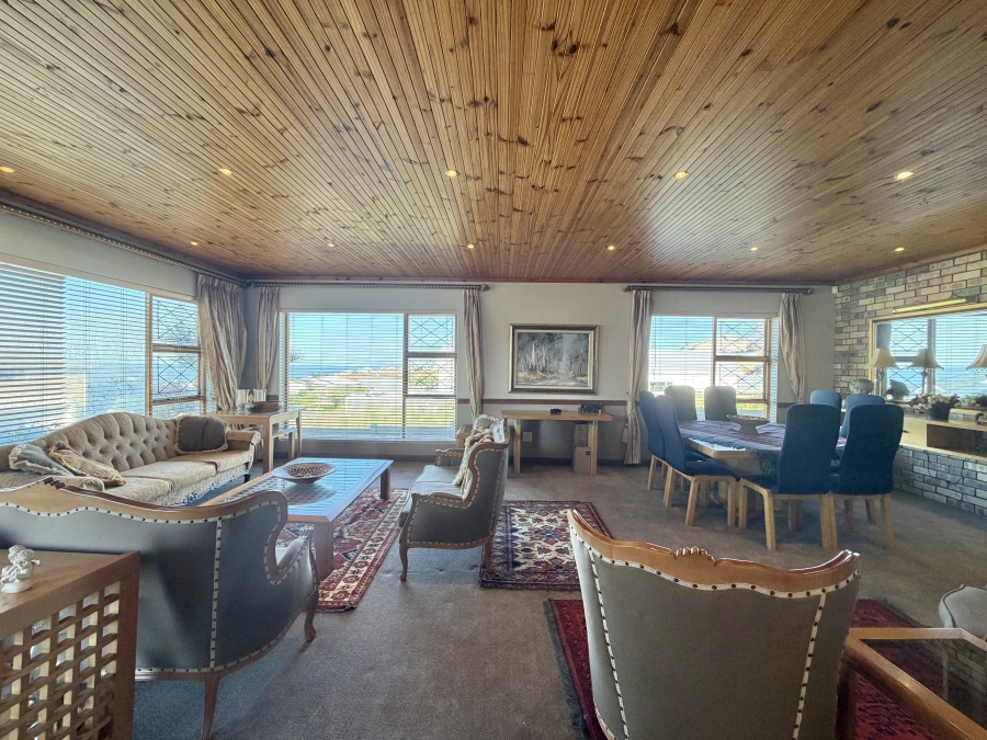 3 Bedroom Property for Sale in Wavecrest Eastern Cape